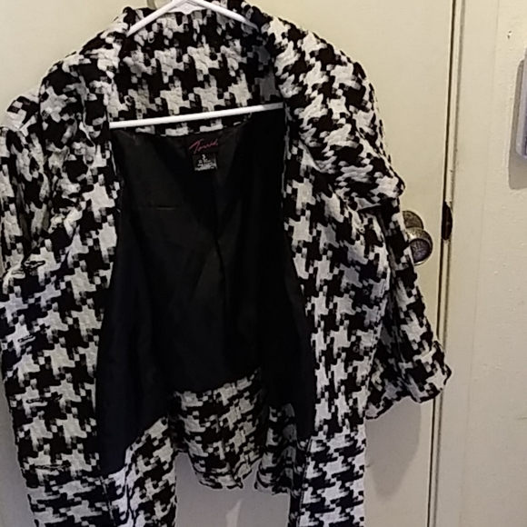 Jacket - Picture 4 of 4